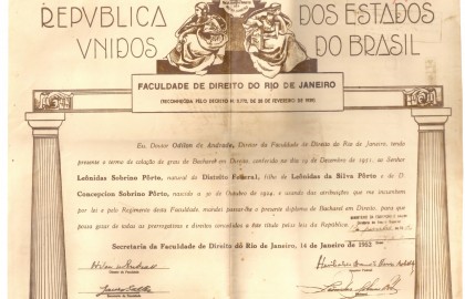 Diploma de Bacharel em Direito de Faculdade de Direito do Rio de Janeiro, 1952