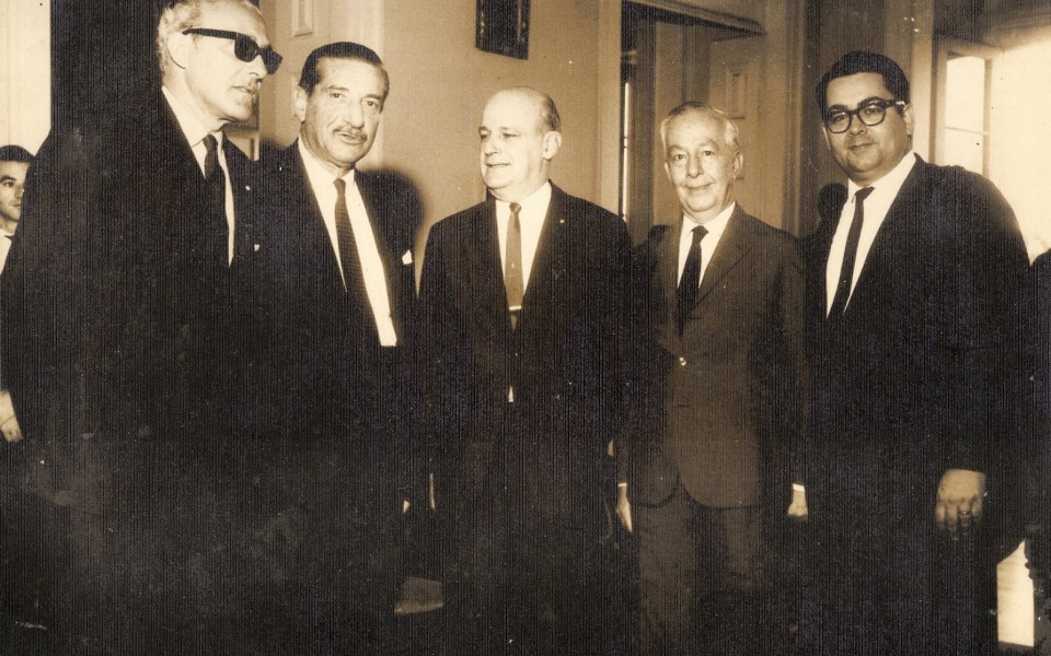 Don José Luis Litago y Martínez Gellido, Ministro Encarregado de Negócios da Espanha , Dr. Adolfo Follo Martínez, Embaixador do Uruguai, Dr Djacir Lima Menezes, Reitor Magnífico da Universidade Federal do Rio de Janeiro, Dr. Pedro Calmon