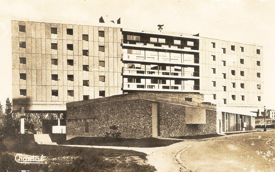 Cartão postal da 'Maison du Brésil' em Paris, França