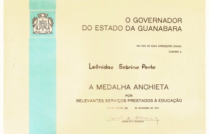 A Medalha Anchieta por relevantes serviços prestados a educação, Novembro 1965