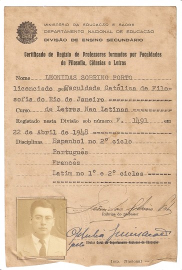 Certificado de Registo de Professores formados por Faculdades de Filosofia, Ciências e Letras, 22 de abril 1948 